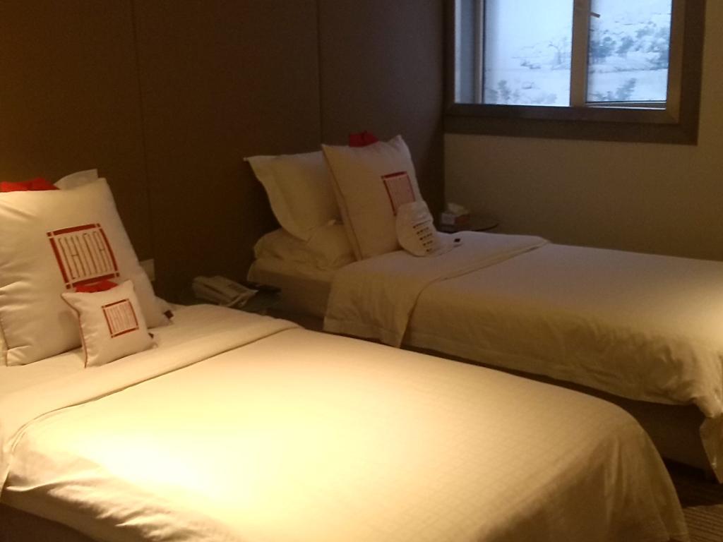 China Community Culture & Art Hotel Qingdao Exterior photo